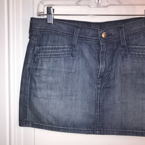 COH Women’s medium blue denim mini skirt with pockets in size 28 or 6 in EUC - Picture 3 of 11
